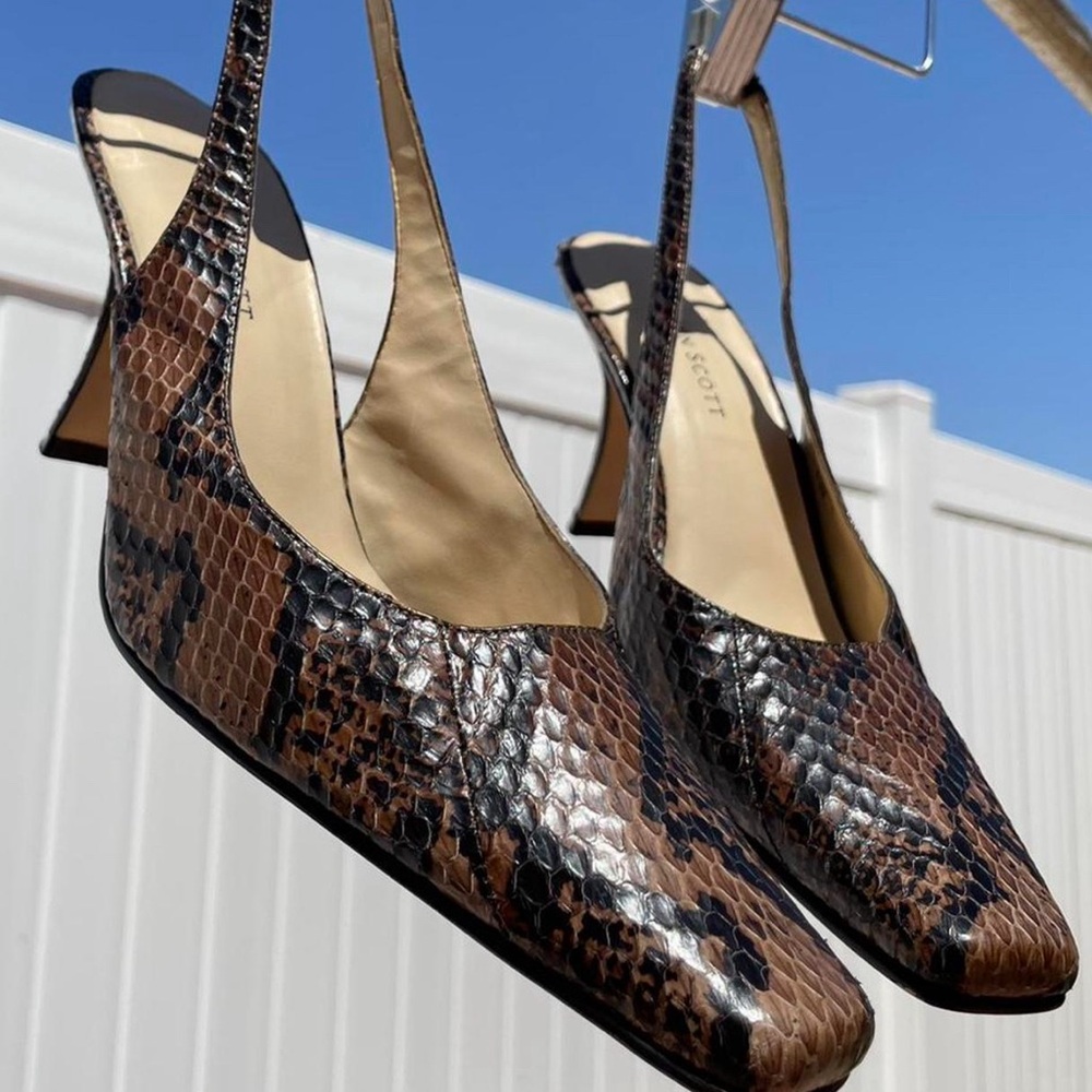 Karen Scott Snake embossed slingback pumps Size 7 1/2 like new.